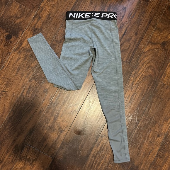 Nike Pro Mesh-Paneled Leggings - Picture 8 of 14